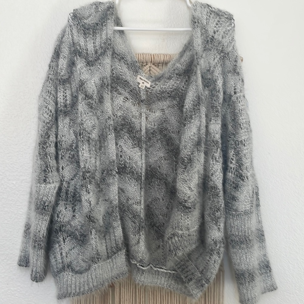 ❄️WINTER SALE❄️ Fuzzy knit gray cardigan NWOT